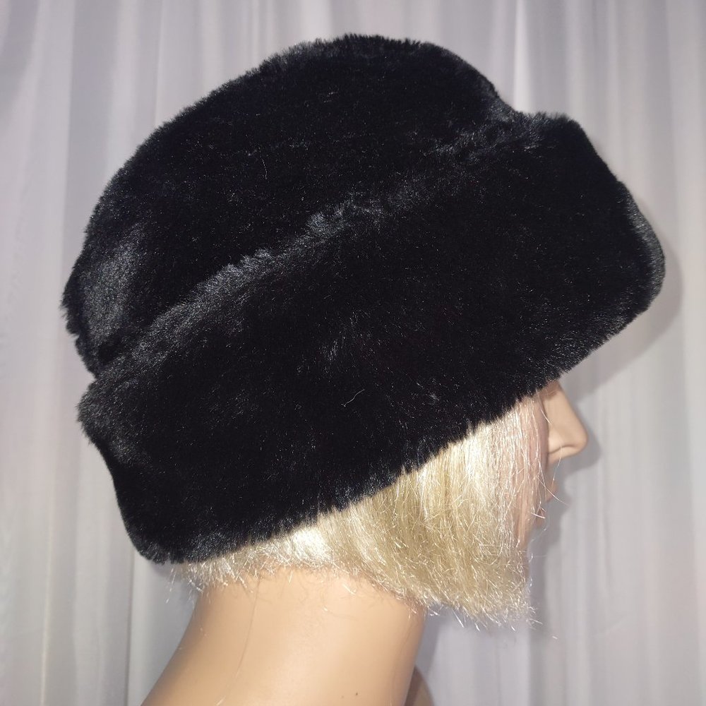 VINTAGE United Hatters, cap, and Millinery workers union  faux fur cap Large